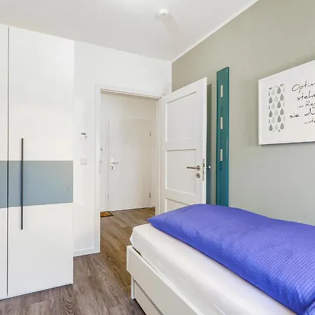 Lovely In With Kitchen Apartment *